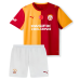 Galatasaray Sarı Kırmızı 2026–2027 Yeni Sezon Kişiye Özel İsimli ve Numara Baskılı Çocuk Futbol Forması Galatasaray Sarı Kırmızı 2026–2027 Yeni Sezon Kişiye Özel İsimli ve Numara Baskılı Çocuk Futbol Forması